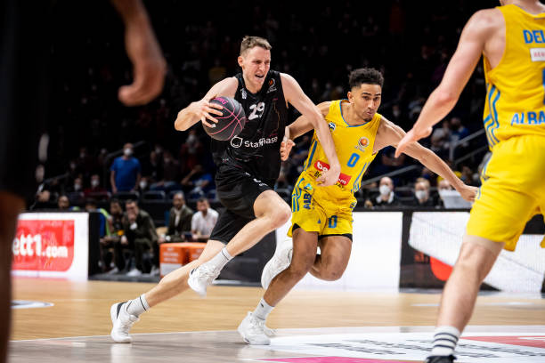 奏和进攻效 奏和进攻效